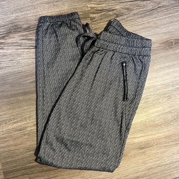 Herringbone black/white size small elastic waist jogger style pants - Picture 3 of 4